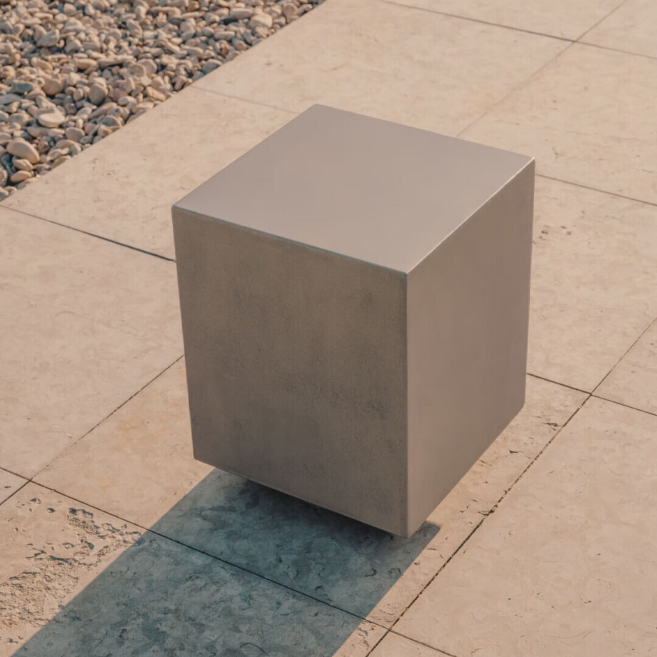 Kave Home Bijzettafel 'Rustella' Cement, 35 x 35cm afbeelding 1