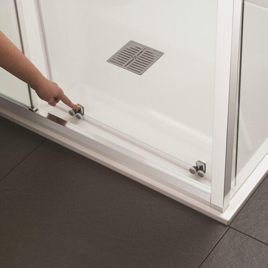 Crosswater Clear 6 kwartronde douchecabine met 1 schuifdeur 90x90x195cm 6mm helder veiligheidsglas zilver CAQSSC0900 Crosswater Clear 6 kwartronde douchecabine met 1 schuifdeur 90x90x195cm 6mm helder veiligheidsglas zilver CAQSSC0900 afbeelding 1