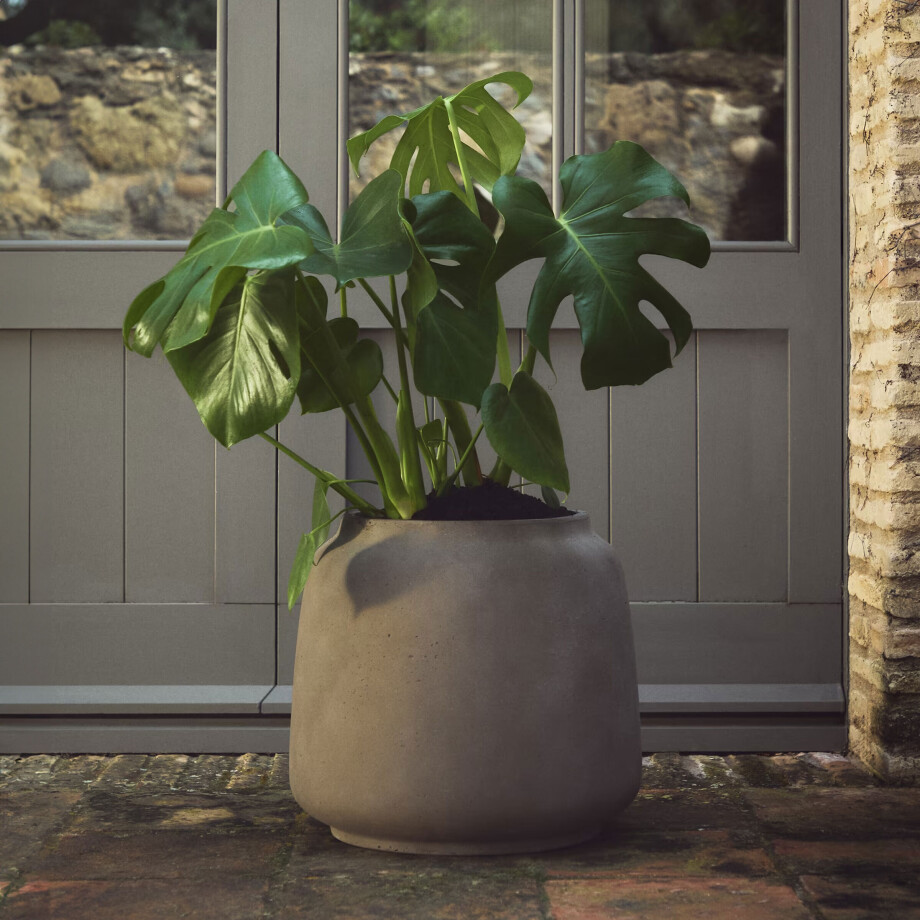 Kave Home Plantenpot 'Lira' Terracotta look, Ø40cm Kave Home Plantenpot 'Lira' Terracotta look, Ø40cm afbeelding
