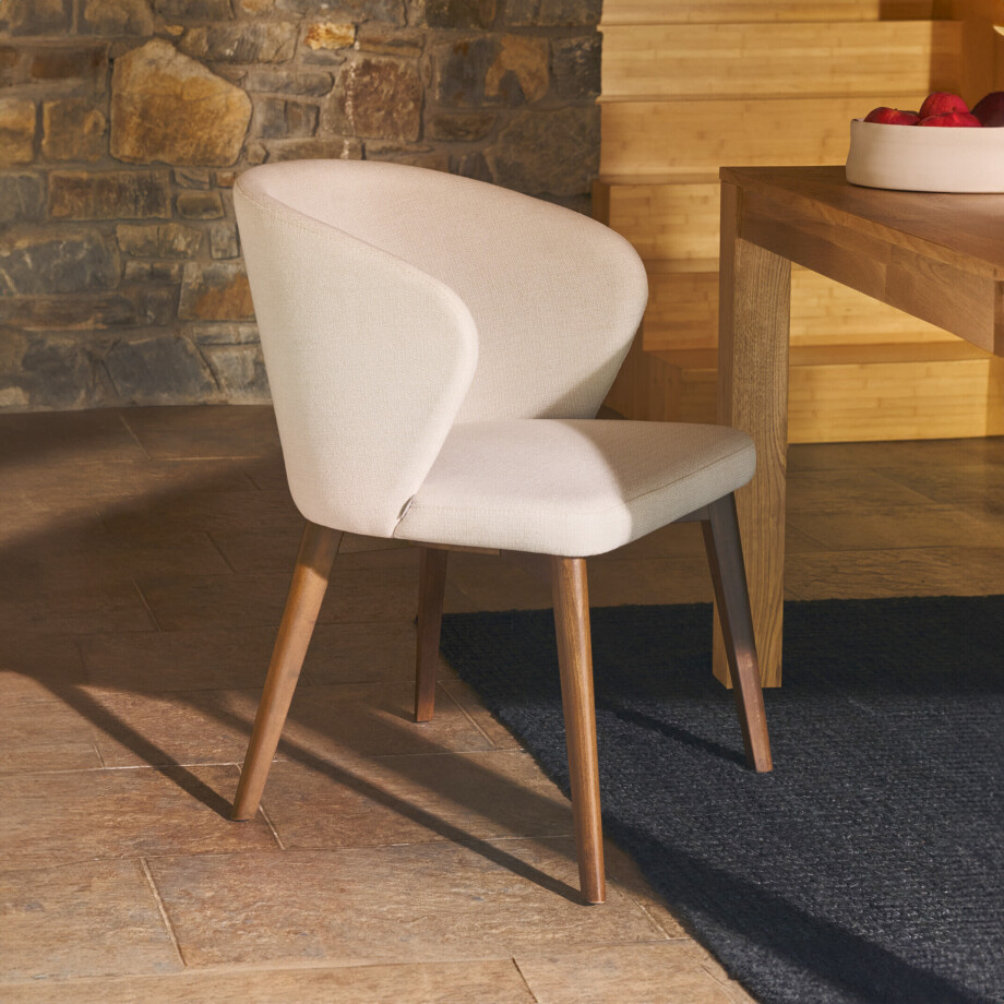 Kave Home Eetkamerstoel 'Darice' Walnoot onderstel, kleur Beige Kave Home Eetkamerstoel 'Darice' Walnoot onderstel, kleur Beige afbeelding 1