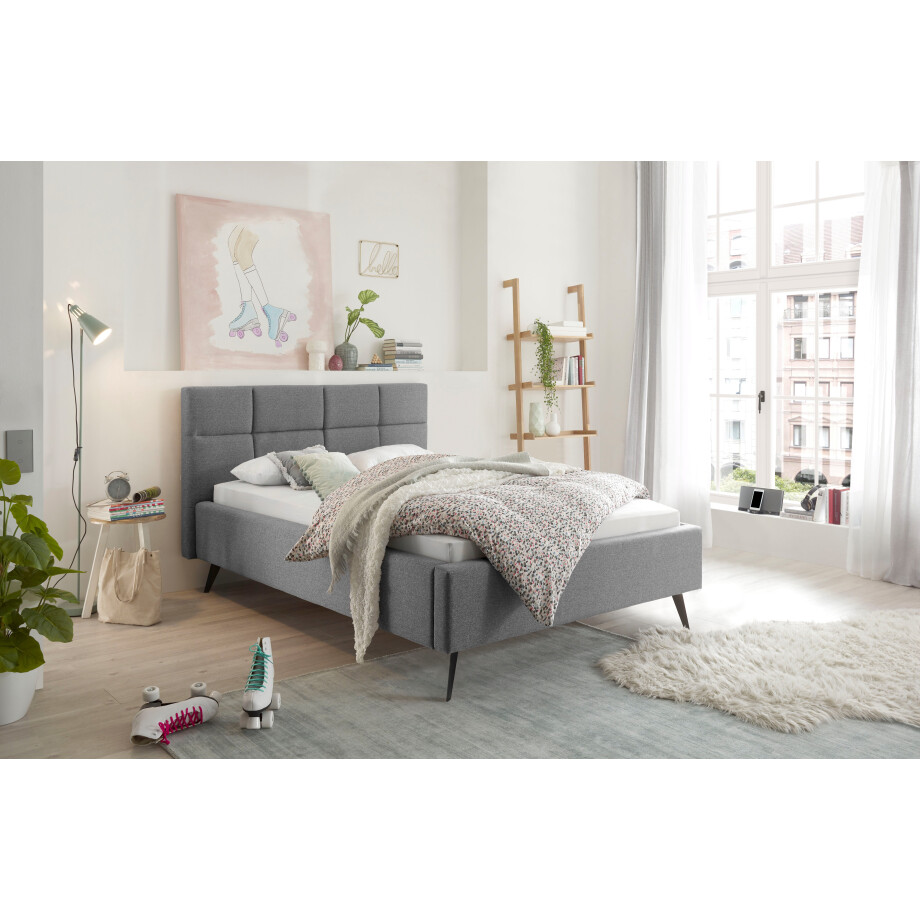 set one by Musterring Gestoffeerd bed Cary naar keuze met matras en lattenbodem, zwarte metalen poten afbeelding 
