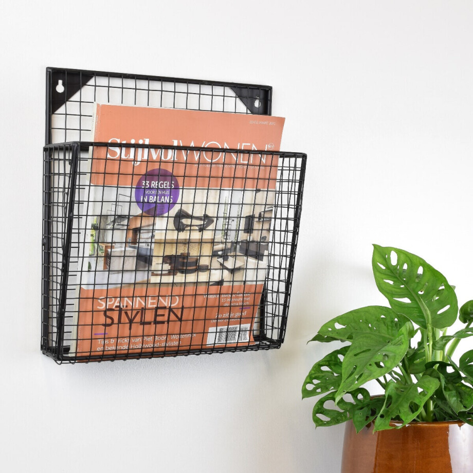 Urban Interiors Tijdschriftenrek 'Maggy' kleur Mat Zwart Urban Interiors Tijdschriftenrek 'Maggy' kleur Mat Zwart afbeelding 1