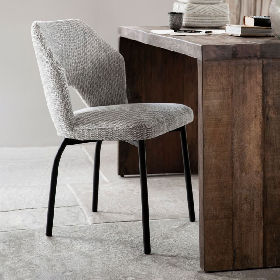 MUST Living Eetkamerstoel 'Bloom' kleur Lichtgrijs MUST Living Eetkamerstoel 'Bloom' kleur Lichtgrijs afbeelding 1