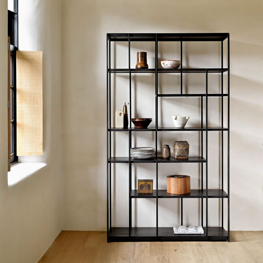 Ethnicraft Wandrek 'Studio' Gevernist Teakhout, 205 x 120cm, kleur Zwart Ethnicraft Wandrek 'Studio' Gevernist Teakhout, 205 x 120cm, kleur Zwart afbeelding 1