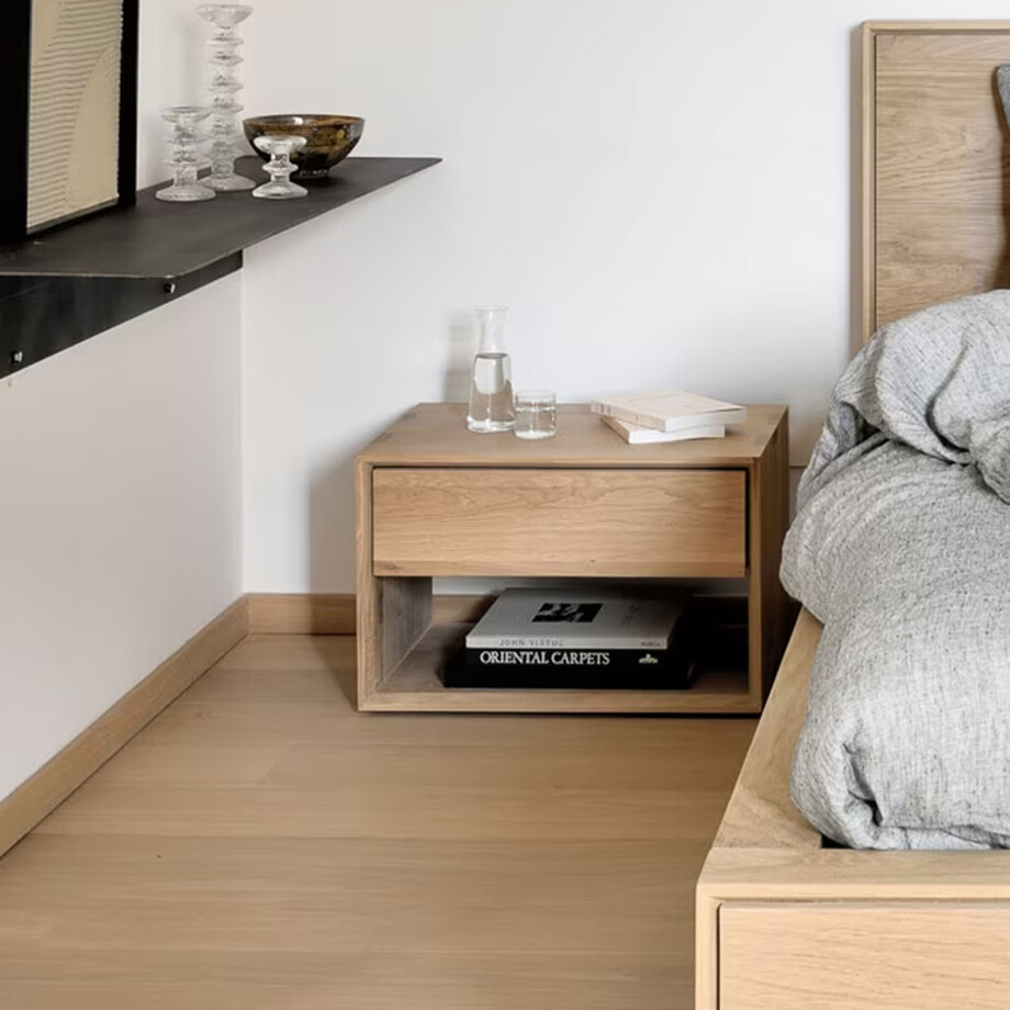 Ethnicraft Nachtkastje 'Nordic' Geolied Eikenhout, kleur Naturel Ethnicraft Nachtkastje 'Nordic' Geolied Eikenhout, kleur Naturel afbeelding 1