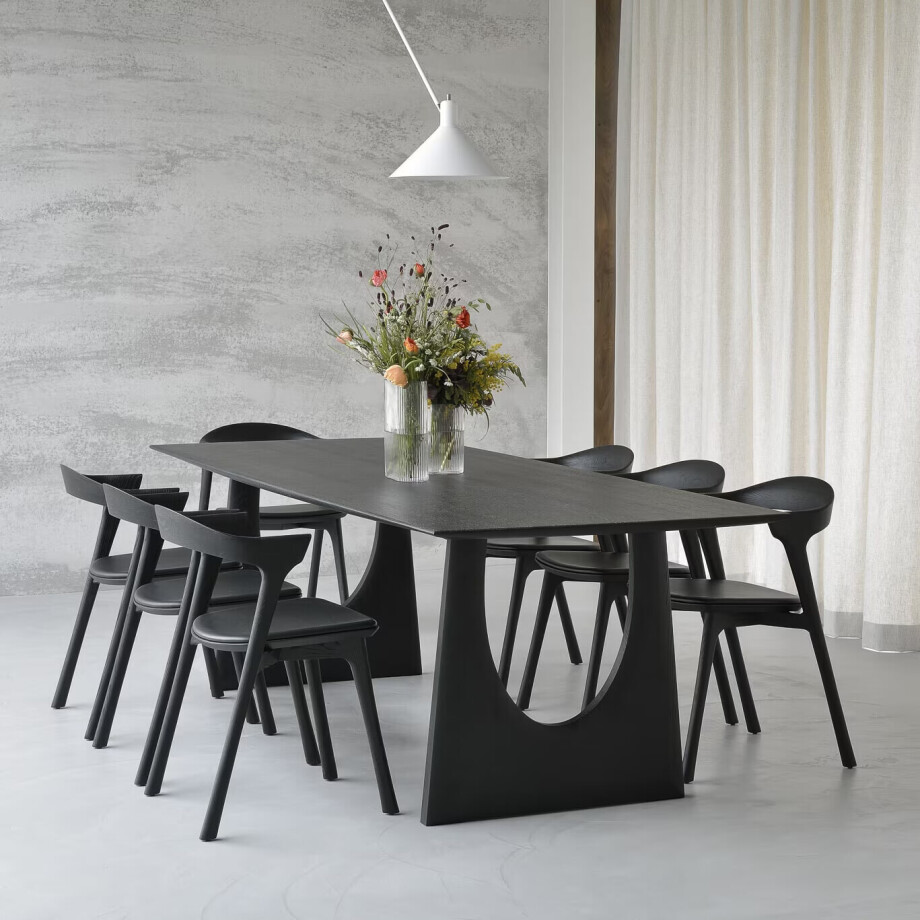 Ethnicraft Eettafel 'Geometric' Gevernist Eikenhout, 220 x 100cm, kleur Zwart afbeelding 1