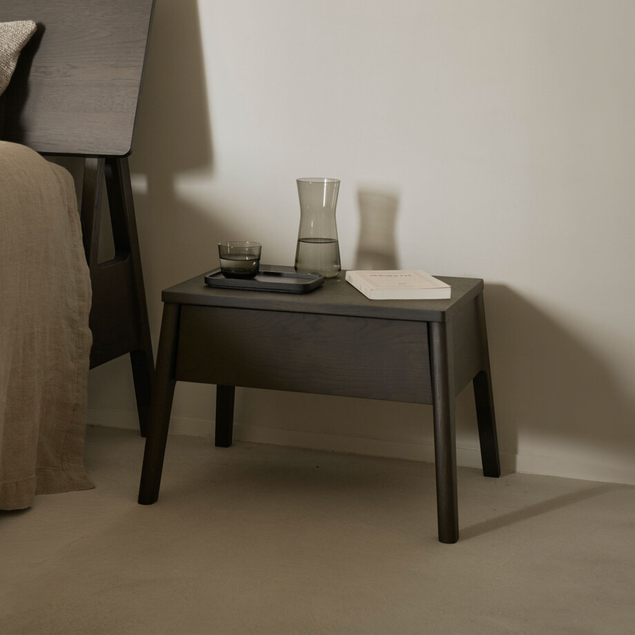 Ethnicraft Nachtkastje 'Air' Gevernist Eikenhout, kleur Bruin Ethnicraft Nachtkastje 'Air' Gevernist Eikenhout, kleur Bruin afbeelding 1