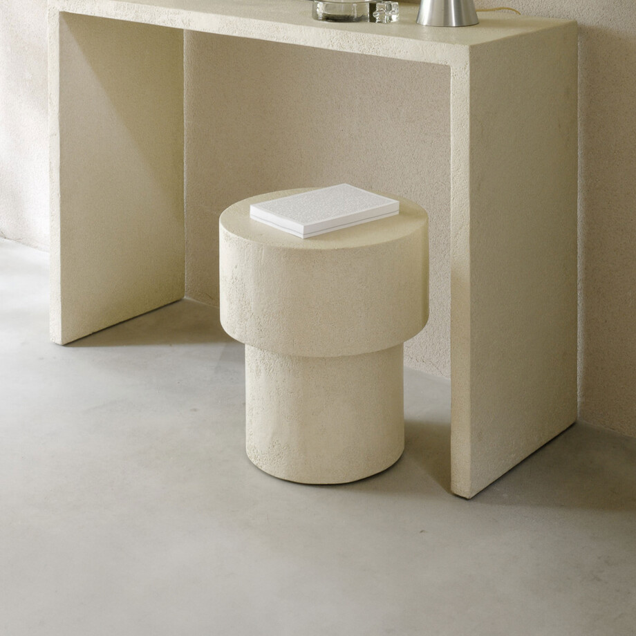 Ethnicraft Ronde Bijzettafel 'Elements' Microcement, 41cm, kleur Off White Ethnicraft Ronde Bijzettafel 'Elements' Microcement, 41cm, kleur Off White afbeelding 1