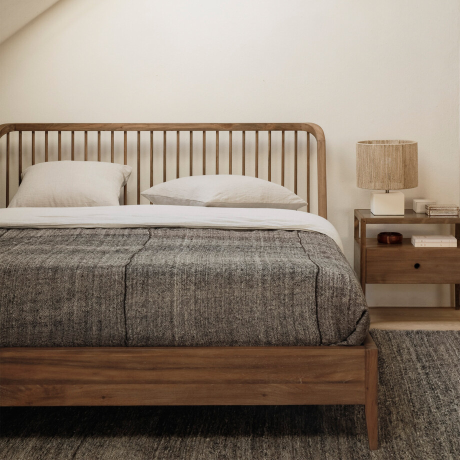 Ethnicraft Bed 'Spindle' Gerecycled Teak, 160 x 200cm Ethnicraft Bed 'Spindle' Gerecycled Teak, 160 x 200cm afbeelding