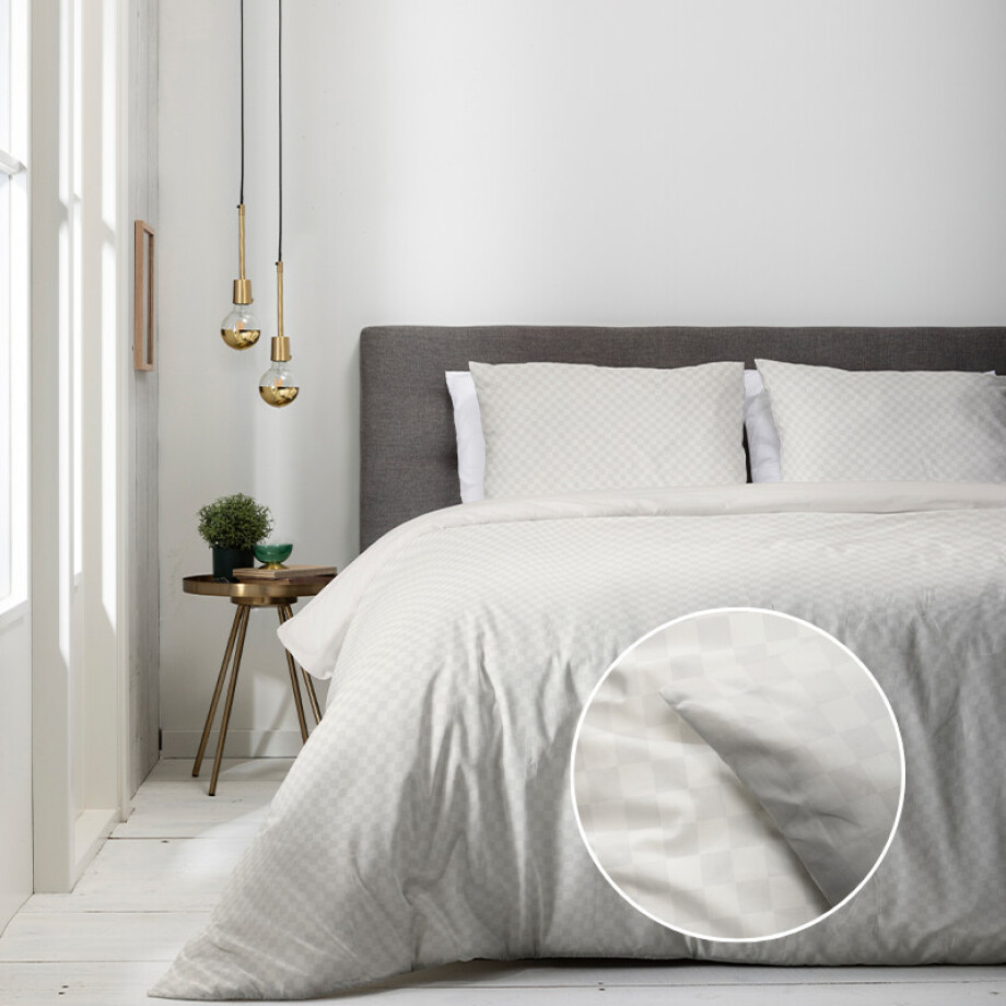 Dekbedovertrek Luna Embossed Chess - Eenpersoons (140x220 cm) - Off-white Microvezel - Dessin: Effen - Luna Bedding - Dekbed-Discounter.nl afbeelding 