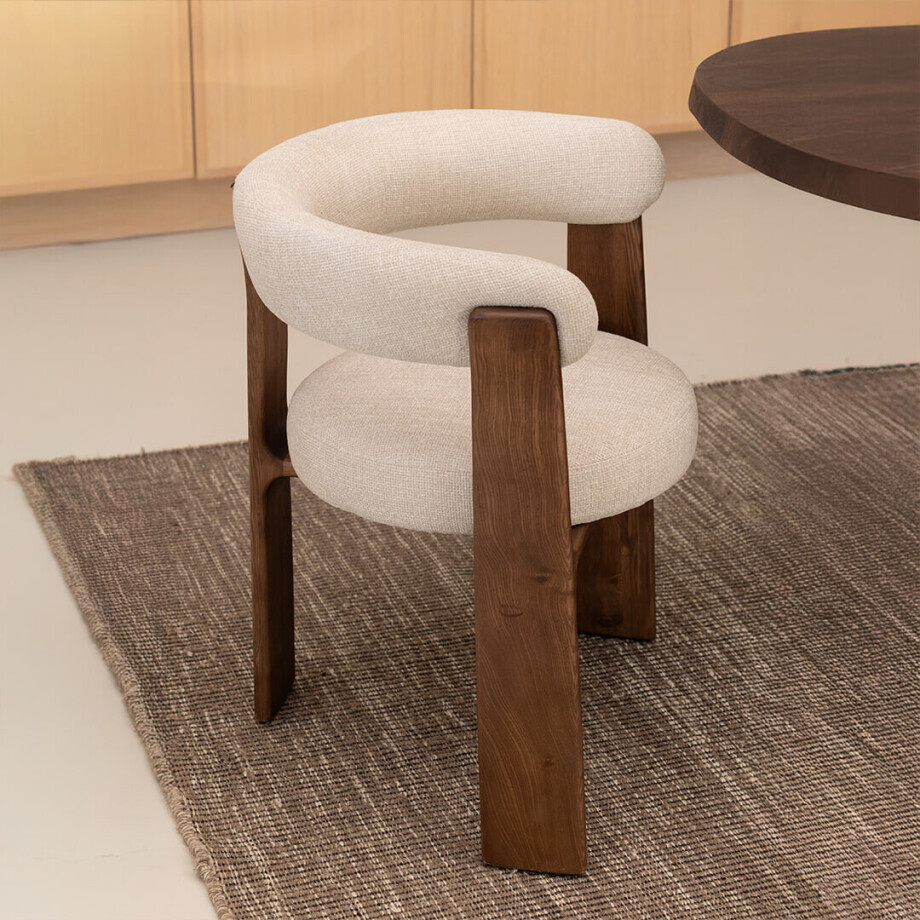 Kave Home Eetkamerstoel 'Granite' Chenille en essenhout, kleur Beige/Bruin Kave Home Eetkamerstoel 'Granite' Chenille en essenhout, kleur Beige/Bruin afbeelding 1