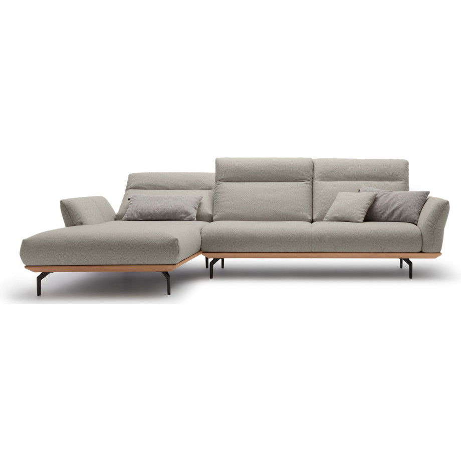 Hülsta Sofa Hoekbank Hs.460 Sokkel in eiken, onderstel in umbra grijs, breedte 318 cm afbeelding 