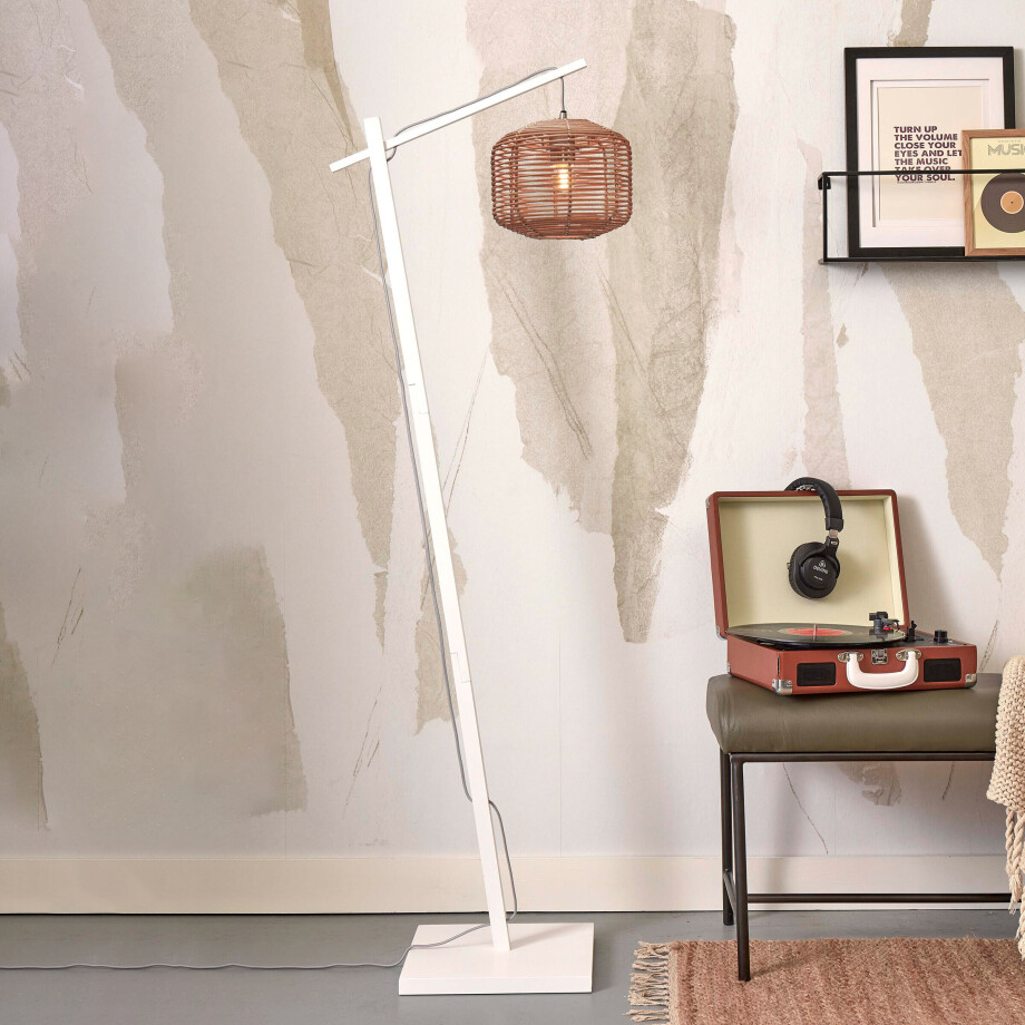 GOOD&MOJO Vloerlamp 'Tanami' Bamboe en rotan, 150cm, kleur Wit/Naturel GOOD&MOJO Vloerlamp 'Tanami' Bamboe en rotan, 150cm, kleur Wit/Naturel afbeelding 1