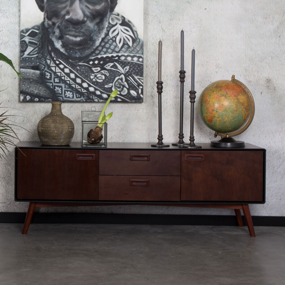 Dutchbone TV-meubel 'Juju' Walnoot, 150cm Dutchbone TV-meubel 'Juju' Walnoot, 150cm afbeelding 1