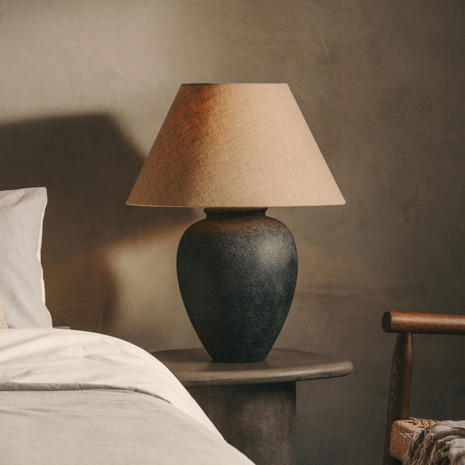 Kave Home Tafellamp 'Mercadal' Keramiek en linnen Kave Home Tafellamp 'Mercadal' Keramiek en linnen afbeelding