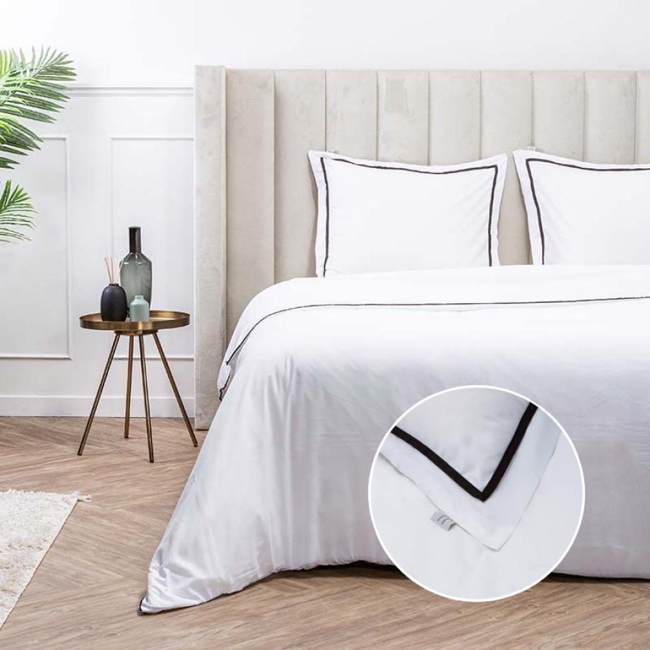 Dekbedovertrek Hotel Piping Effen 200x200 Cm Donkerblauw Luna Bedding - Dekbed-Discounter.nl afbeelding 1