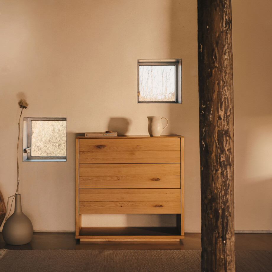 Kave Home Ladekast 'Alguema' Eiken, 97 x 100cm Kave Home Ladekast 'Alguema' Eiken, 97 x 100cm afbeelding