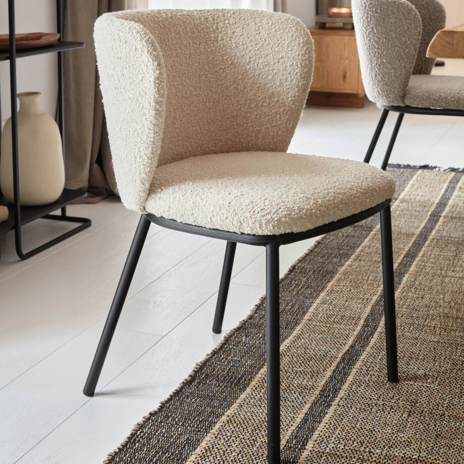 Kave Home Eetkamerstoel 'Ciselia' Bouclé, kleur Wit Kave Home Eetkamerstoel 'Ciselia' Bouclé, kleur Wit afbeelding 1