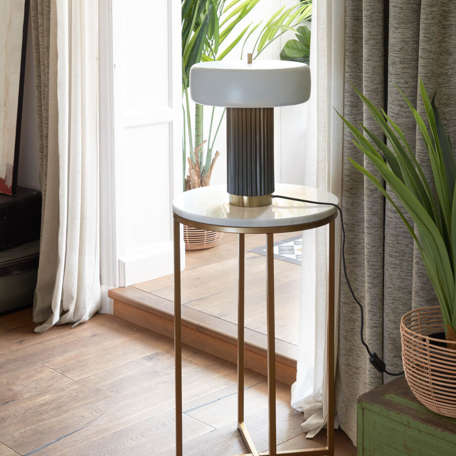 Kave Home Tafellamp 'Serenella' Metaal en glas Kave Home Tafellamp 'Serenella' Metaal en glas afbeelding