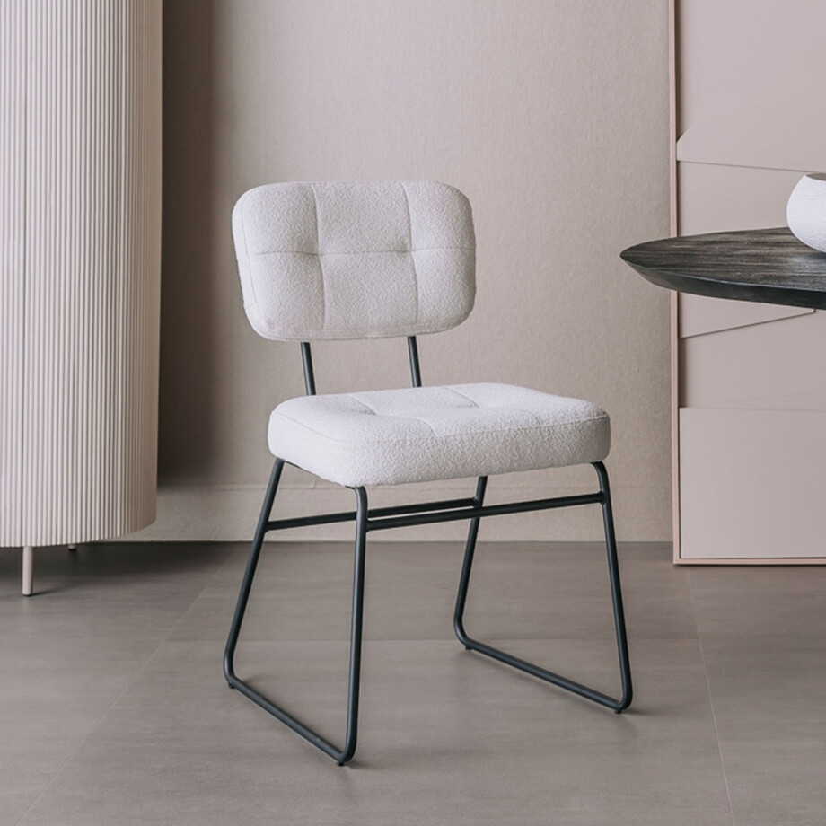 Tower Living Eetkamerstoel 'Padola' Bouclé, kleur Naturel Tower Living Eetkamerstoel 'Padola' Bouclé, kleur Naturel afbeelding 1