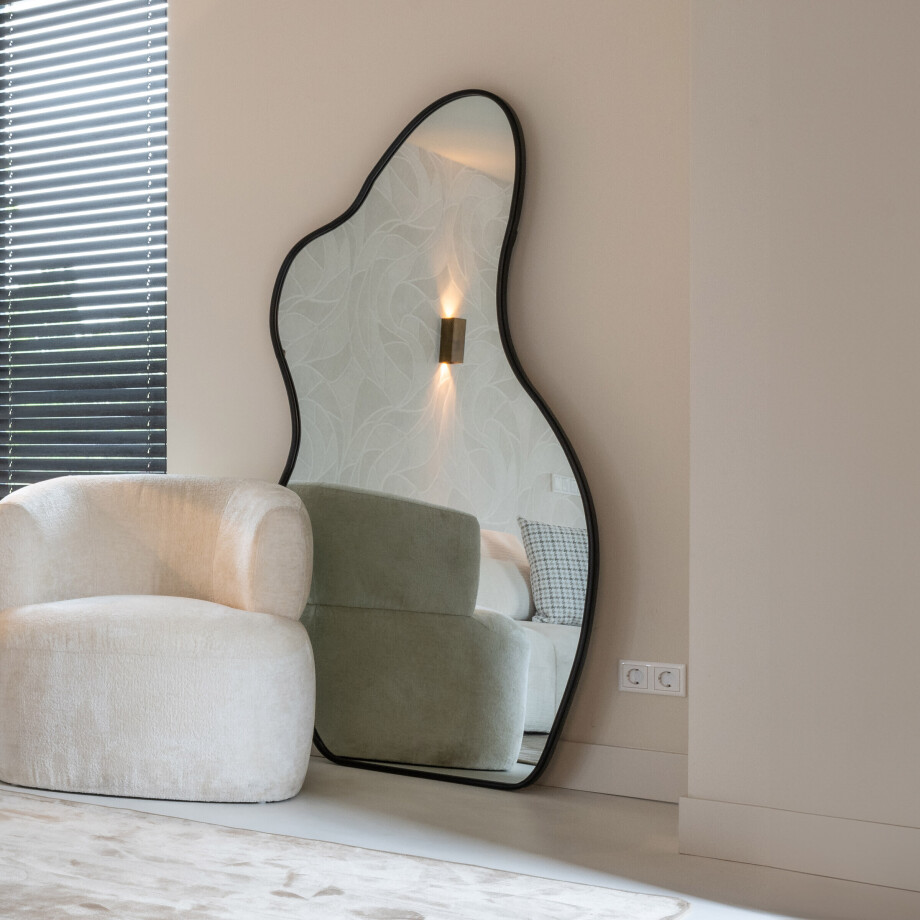 Richmond Organische Spiegel 'Aldon' 181 x 91cm, kleur Zwart Richmond Organische Spiegel 'Aldon' 181 x 91cm, kleur Zwart afbeelding 1