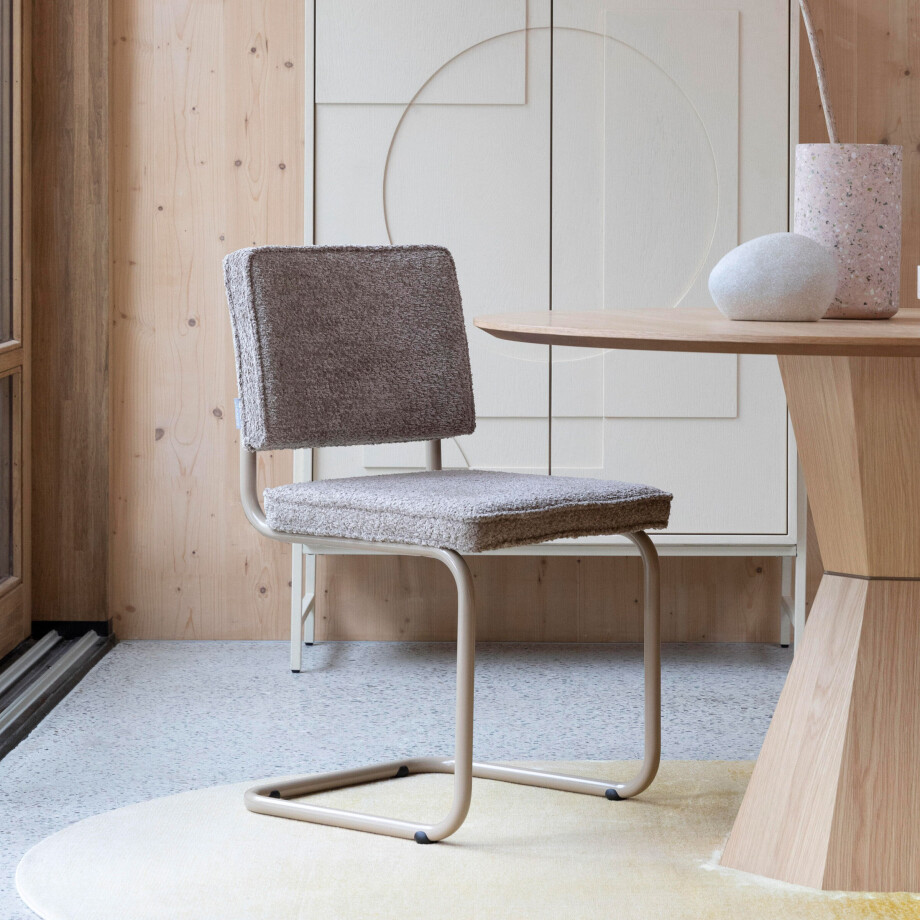 Zuiver Eetkamerstoel 'Ridge' Soft, Bouclé, kleur Beige Zuiver Eetkamerstoel 'Ridge' Soft, Bouclé, kleur Beige afbeelding 1