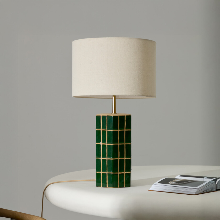 Kave Home Tafellamp 'Rue' Keramiek incl. kap, kleur groen / ecru Kave Home Tafellamp 'Rue' Keramiek incl. kap, kleur groen / ecru afbeelding 1