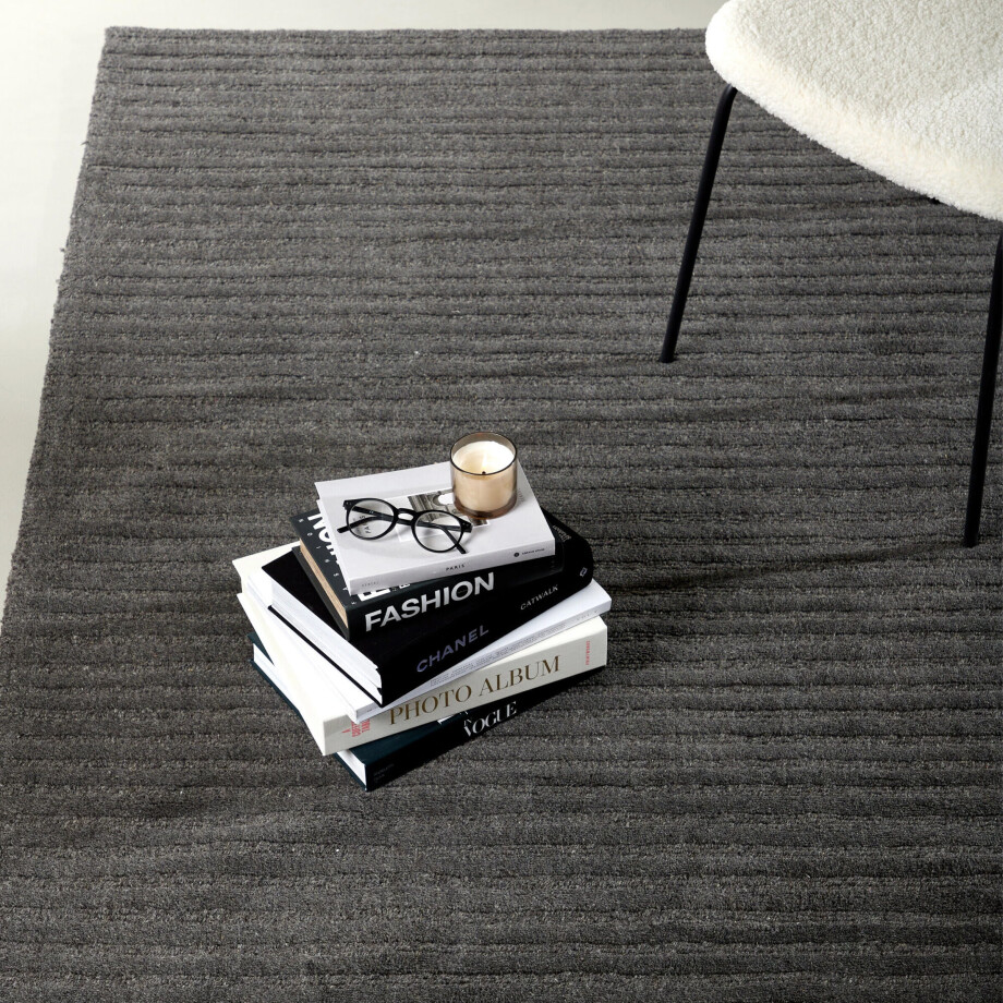 Nohr Vloerkleed 'Lorrie' 160 x 230cm, kleur Donkergrijs Nohr Vloerkleed 'Lorrie' 160 x 230cm, kleur Donkergrijs afbeelding 1