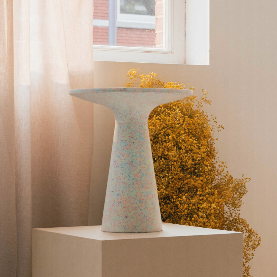 Zuiver Ronde Bijzettafel 'Victoria' Terrazzo, 45cm hoog, kleur Wit Zuiver Ronde Bijzettafel 'Victoria' Terrazzo, 45cm hoog, kleur Wit afbeelding 1