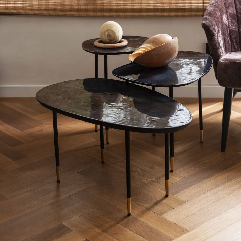 Dutchbone Organische Bijzettafel 'Phyllis' Mangohout, Set van 3 stuks Dutchbone Organische Bijzettafel 'Phyllis' Mangohout, Set van 3 stuks afbeelding