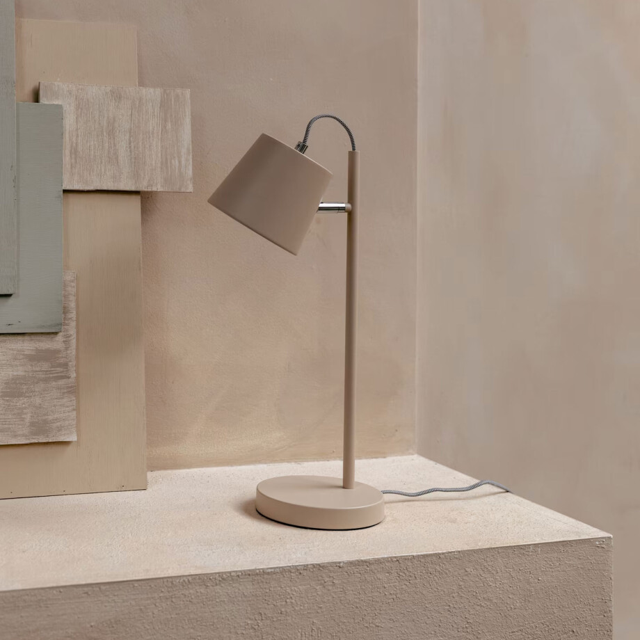 Zuiver Tafellamp 'Buckle' 50cm, kleur Beige Zuiver Tafellamp 'Buckle' 50cm, kleur Beige afbeelding 1