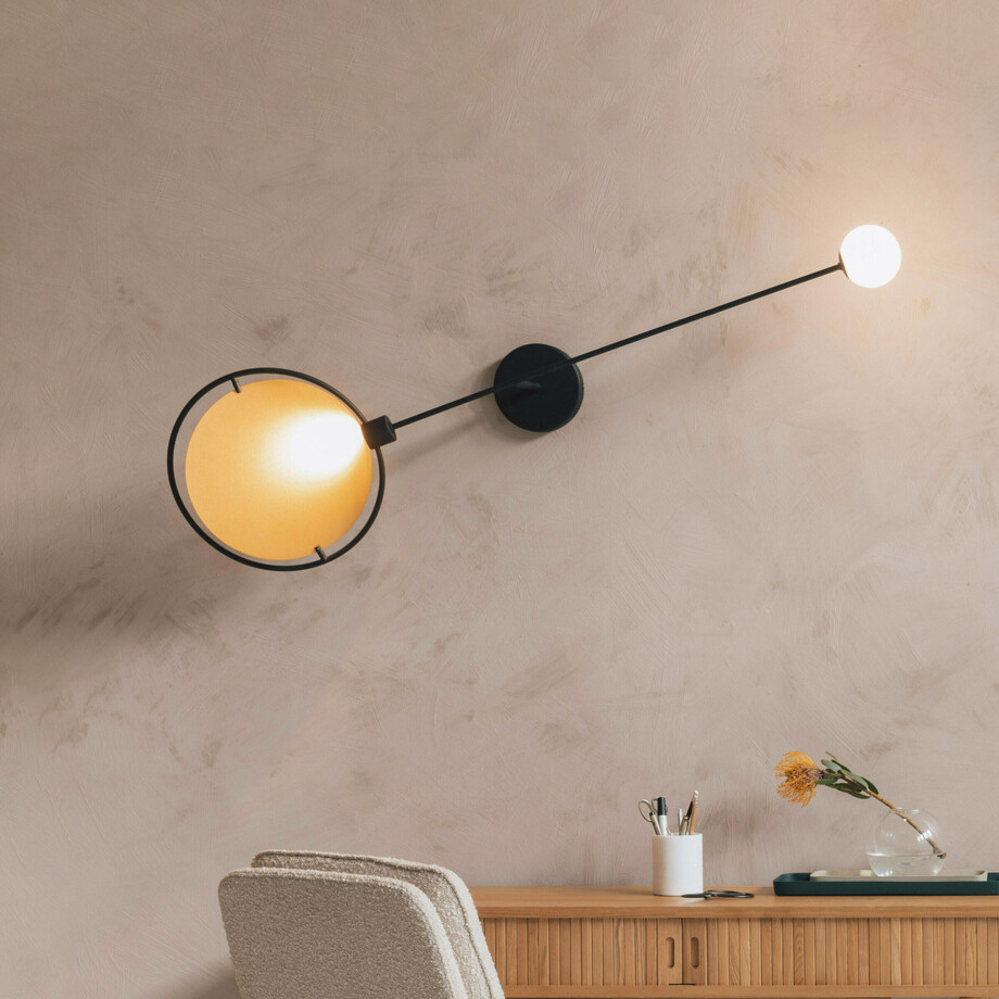 Zuiver Wandlamp 'Sirius' 125cm breed, kleur Zwart/Goud afbeelding 