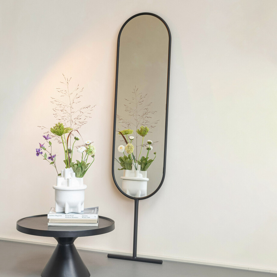 Zuiver Spiegel 'Tess' 165 x 38cm, kleur Zwart Zuiver Spiegel 'Tess' 165 x 38cm, kleur Zwart afbeelding 1