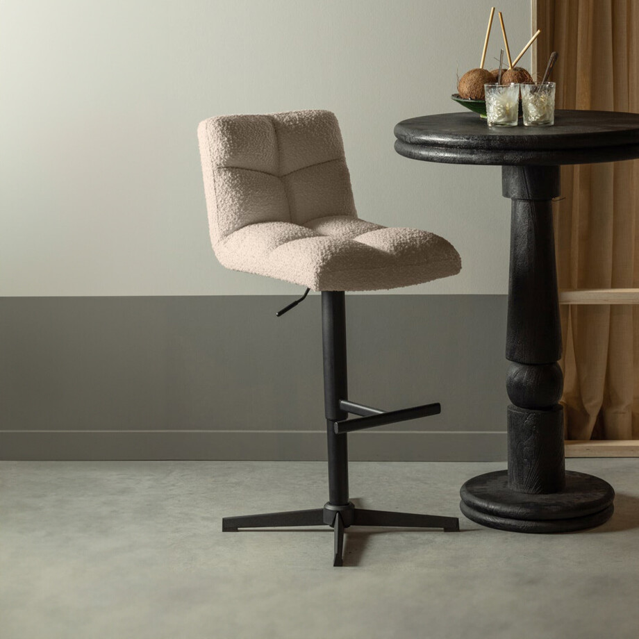 WOOOD Draaibare Barstoel 'Vinny' Bouclé, kleur Zand (zithoogte 60-80cm) afbeelding 1
