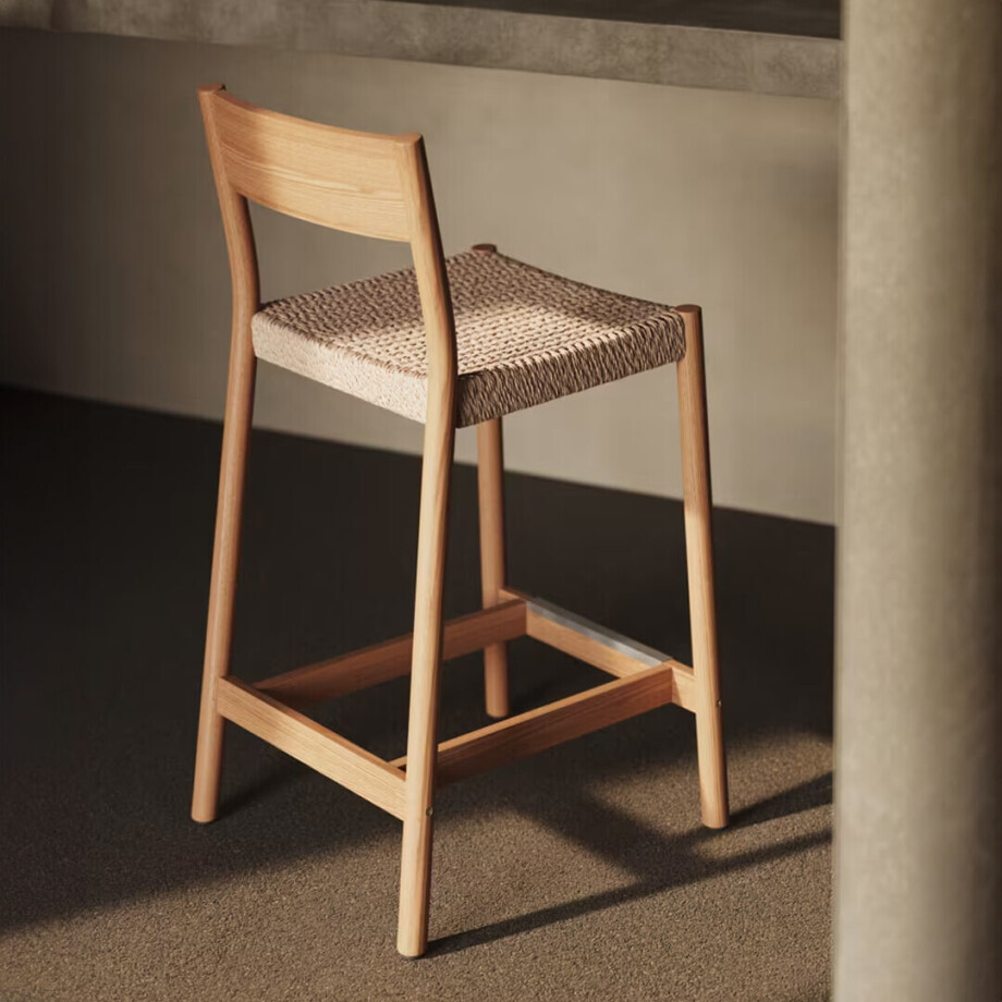 Kave Home Barkruk 'Yalia' Eikenhout, kleur Naturel (zithoogte 65cm) afbeelding 1