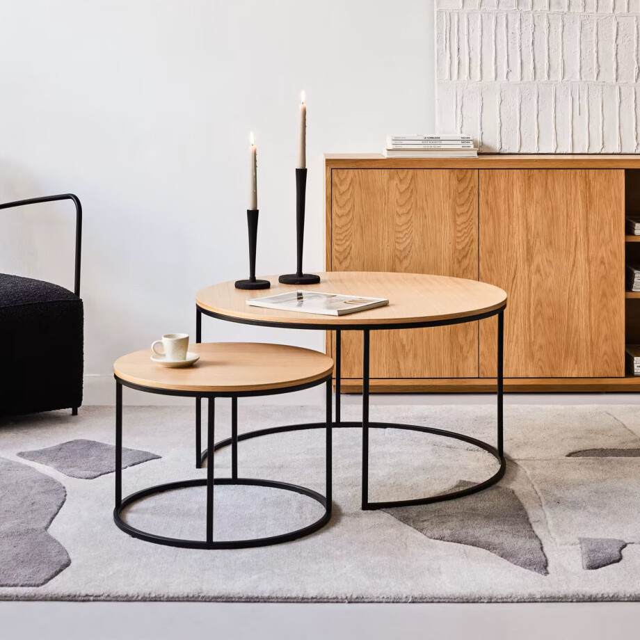 Kave Home Ronde Bijzettafel 'Yoana' Eiken en metaal, Set van 2 stuks, kleur Zwart afbeelding 1