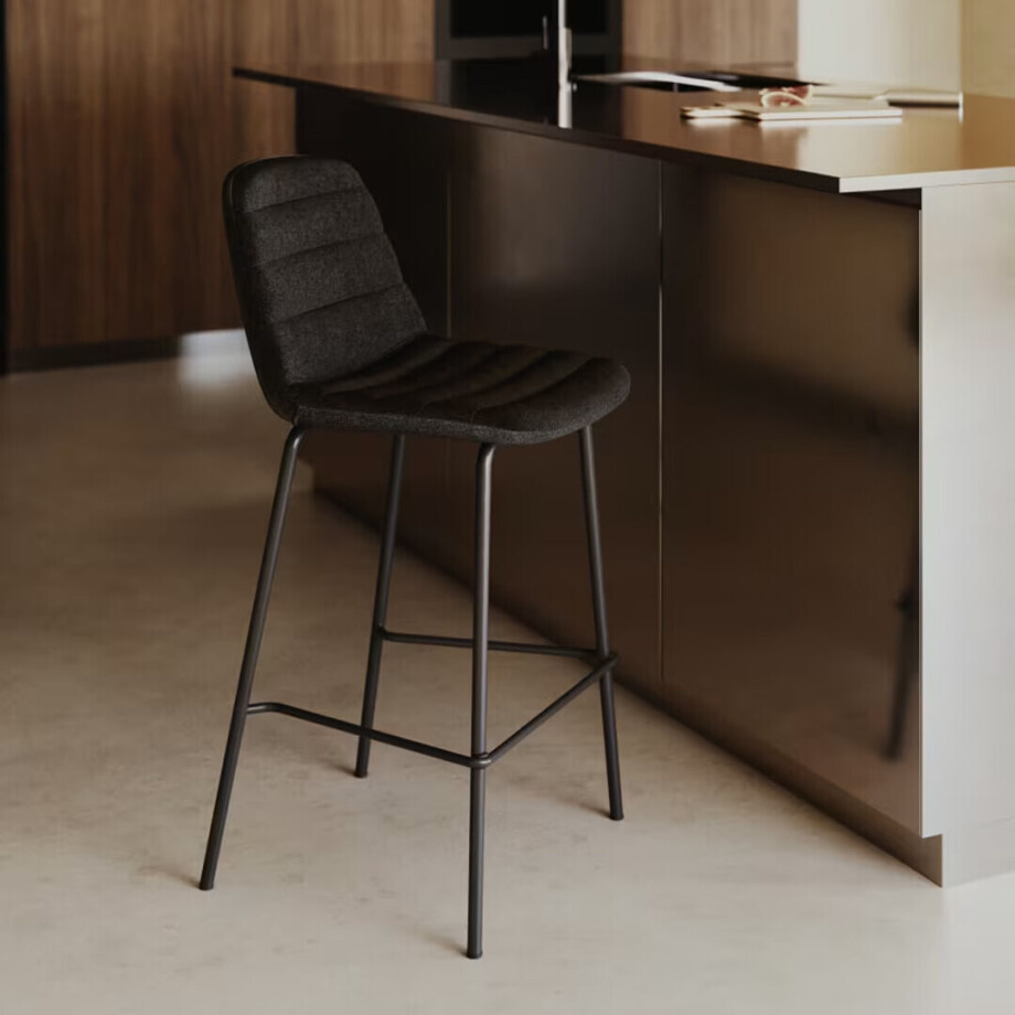 Kave Home Barkruk 'Zunilda' Chenille, kleur Zwart afbeelding 1