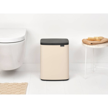 Brabantia Bo afvalemmer 12L met kunststof binnenemmer - Soft Beige afbeelding2 - 1