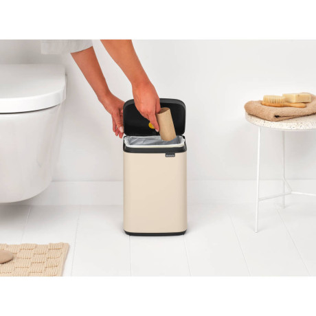 Brabantia Bo afvalemmer 4L met kunststof binnenemmer - Soft Beige afbeelding2 - 1