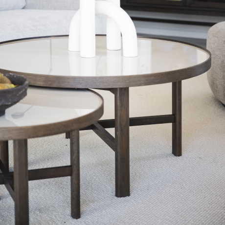 Marsden ronde houten salontafel bruin met beige keramieken tafelblad - Ø 90 cm afbeelding2 - 1