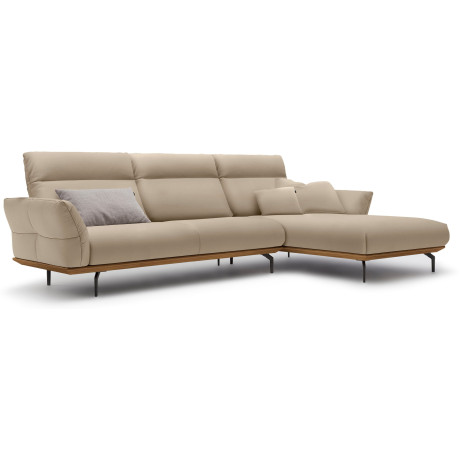 Hülsta Sofa Hoekbank Hs.460 Sokkel in walnotenhout, onderstel in umbra grijs, breedte 318 cm afbeelding2 - 1