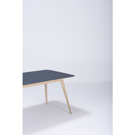 Stafa table houten eettafel whitewash - met linoleum tafelblad smokey blue - 180 x 90 cm afbeelding2 - 1