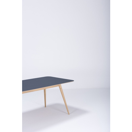 Stafa table houten eettafel whitewash - met linoleum tafelblad smokey blue - 220 x 90 cm afbeelding2 - 1