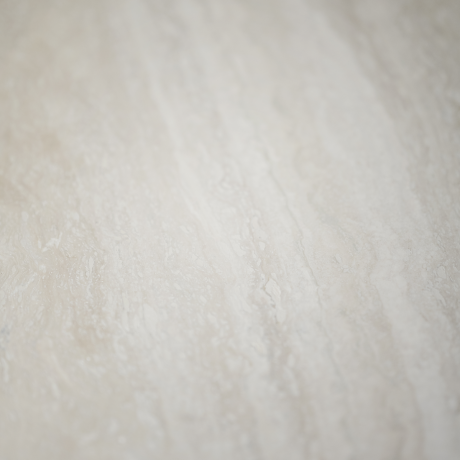 Taransay eikenhouten eettafel donker bruin - met beige travertine tafelblad - Ø125 cm afbeelding2 - 1