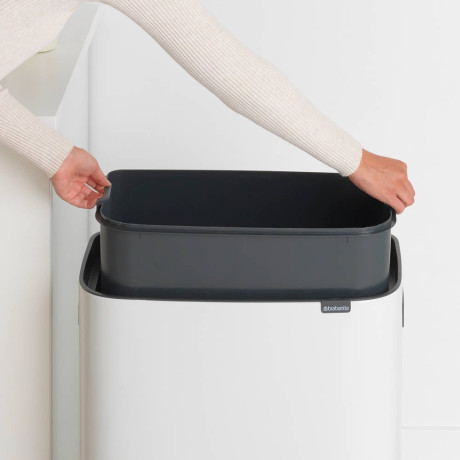 Brabantia Bo Touch Bin afvalemmer 60L met kunststof binnenemmer - White afbeelding3 - 1