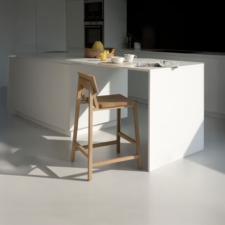 Ethnicraft Barstoel 'N3' Geolied Eikenhout, kleur Naturel (zithoogte 65cm)