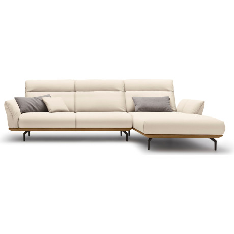 Hülsta Sofa Hoekbank Hs.460 Sokkel in walnotenhout, onderstel in umbra grijs, breedte 318 cm