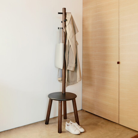 Umbra Kapstok 'Pillar' Met krukje, kleur Zwart/Walnoot