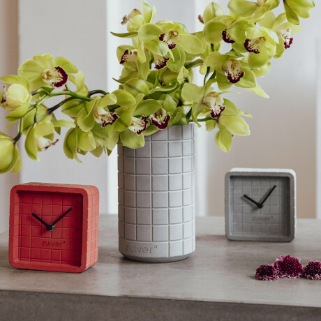 Zuiver Vaas 'Fajen' Beton, 26cm hoog, kleur Grijs