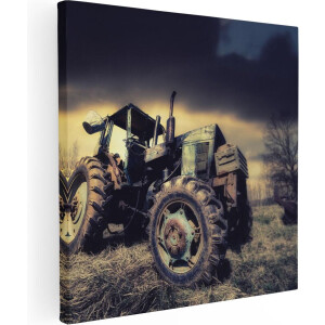 Artaza Canvas Schilderij Oude Tractor op het Grasveld - Trekker - 40x40 - Klein - Foto Op Canvas - Canvas Print